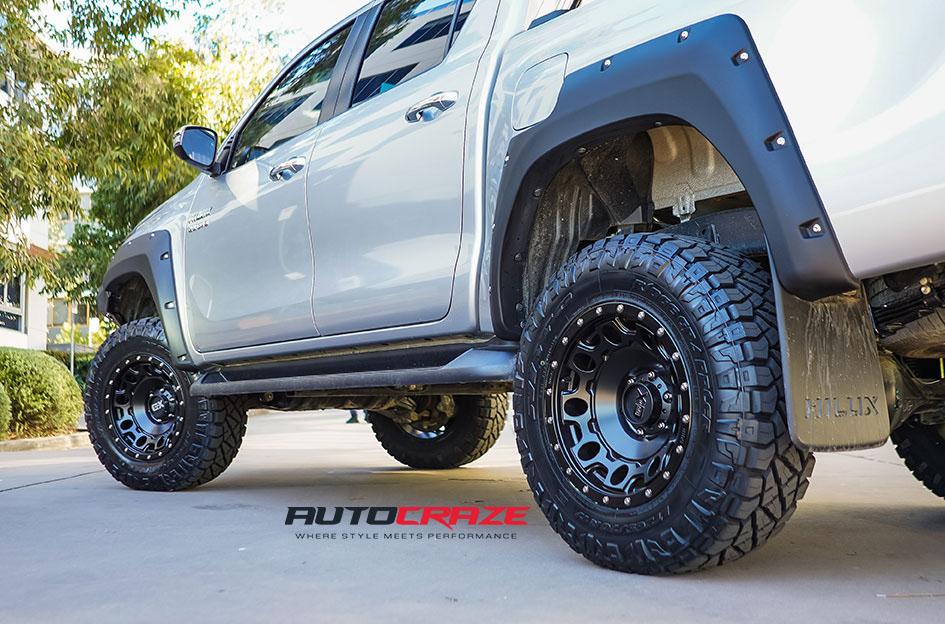 TOYOTA HILUX 4WD HOLESHOT XD SATIN BLACK